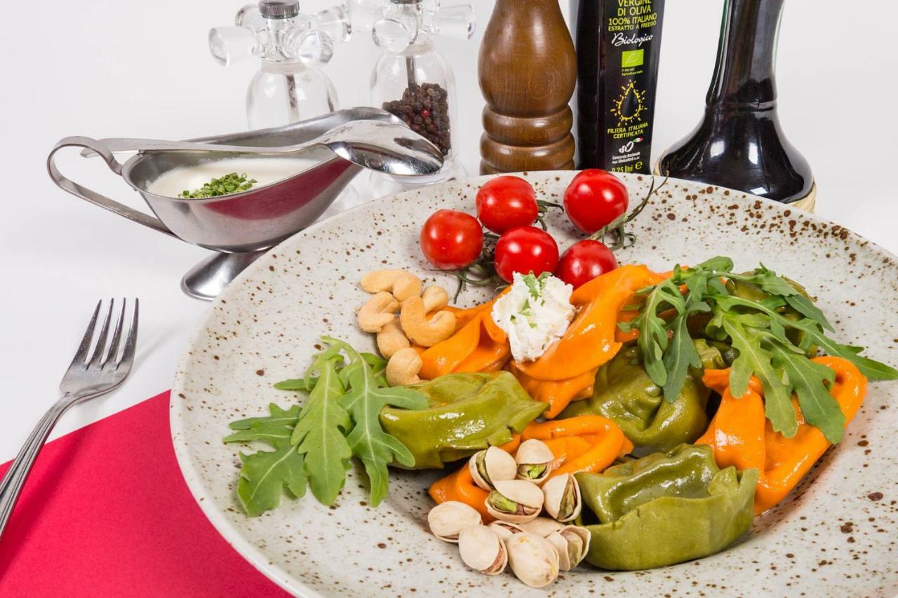 אוברטאורן Party Hotel Taverne מראה חיצוני תמונה