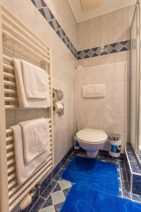 אוברטאורן Party Hotel Taverne מראה חיצוני תמונה