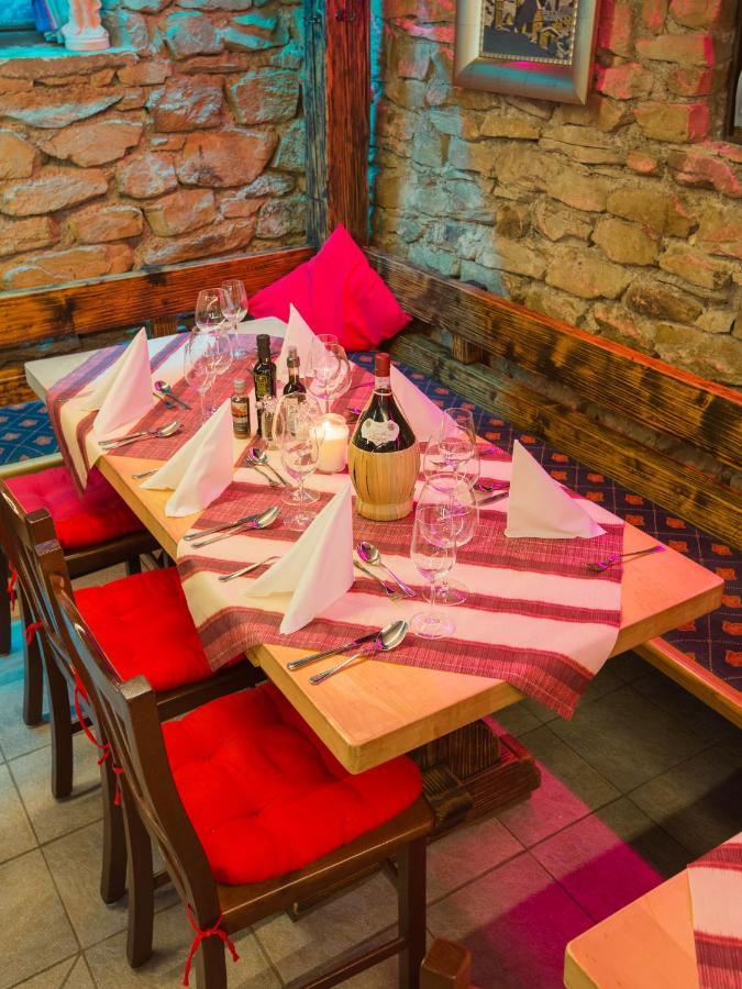 אוברטאורן Party Hotel Taverne מראה חיצוני תמונה
